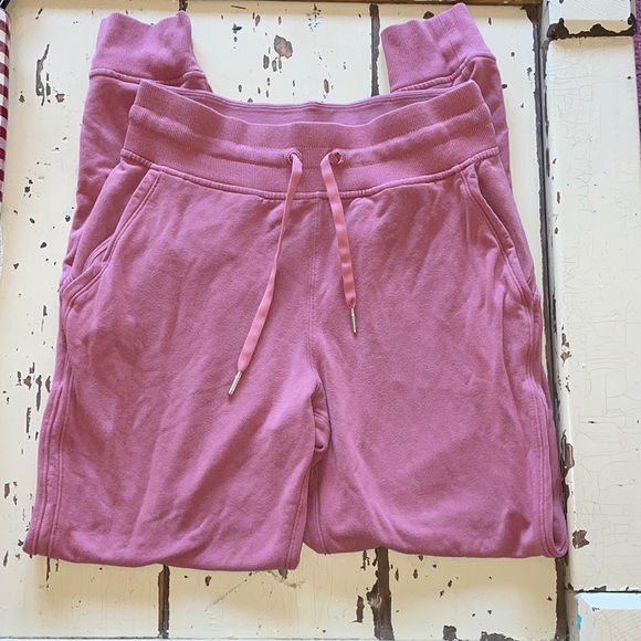 lululemon athletica Pants - Size 4 Pink Scuba Joggers